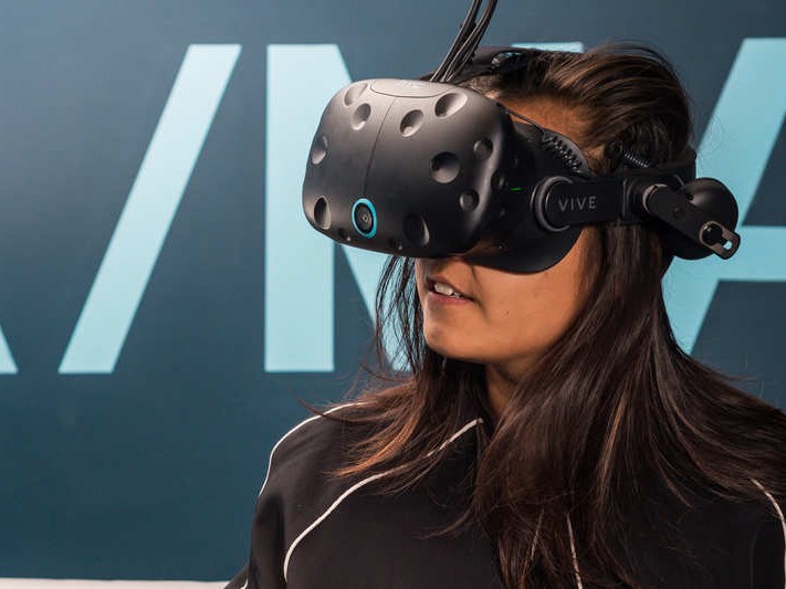 Virtual Reality Mobile Booth Party And Festival AMaze Montreal